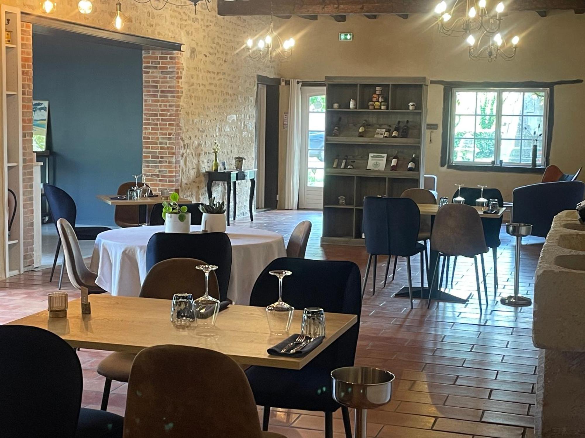 Clos De La Court D'aron Bed & Breakfast Saint-Cyr-en-Talmondais
